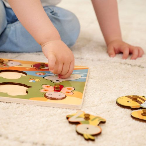 Eichhorn fogantyús puzzle - festett háttérrel